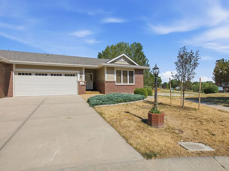 2580 Lochbuie Cir — Photo 3