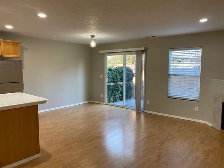19901 Kendall Ln — Photo 8