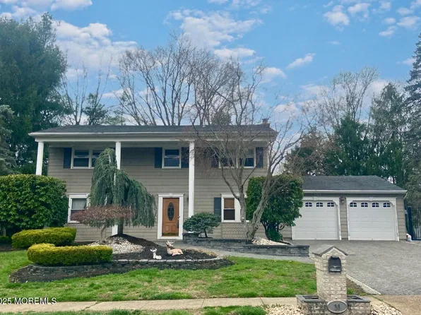 20 Alberta Drive, Marlboro, NJ 07746