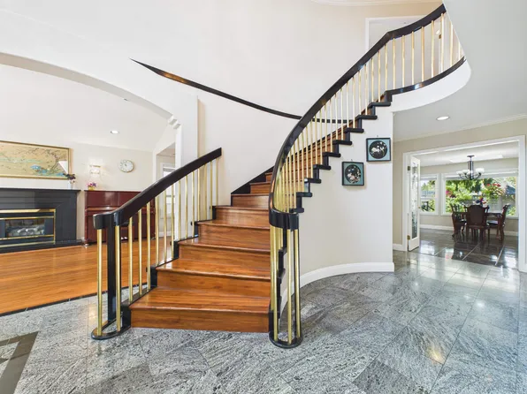 7629 Arthur Ave, Burnaby, BC V5J 4G4