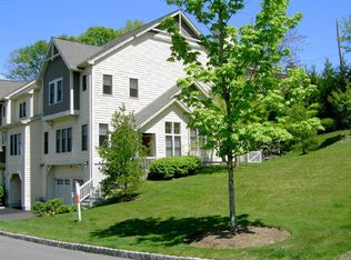 30 Landing Dr, Dobbs Ferry, NY 10522