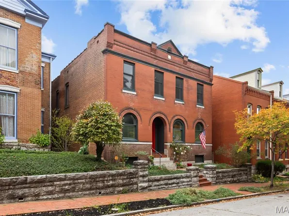 1221 Mackay Pl, Saint Louis, MO 63104