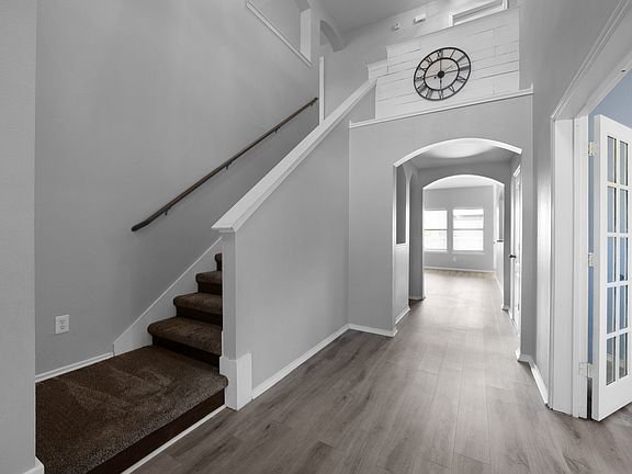 5th image of 317 Sheridan Rd