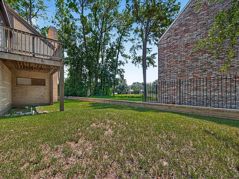 5815 Green Terrace Ln — Photo 53