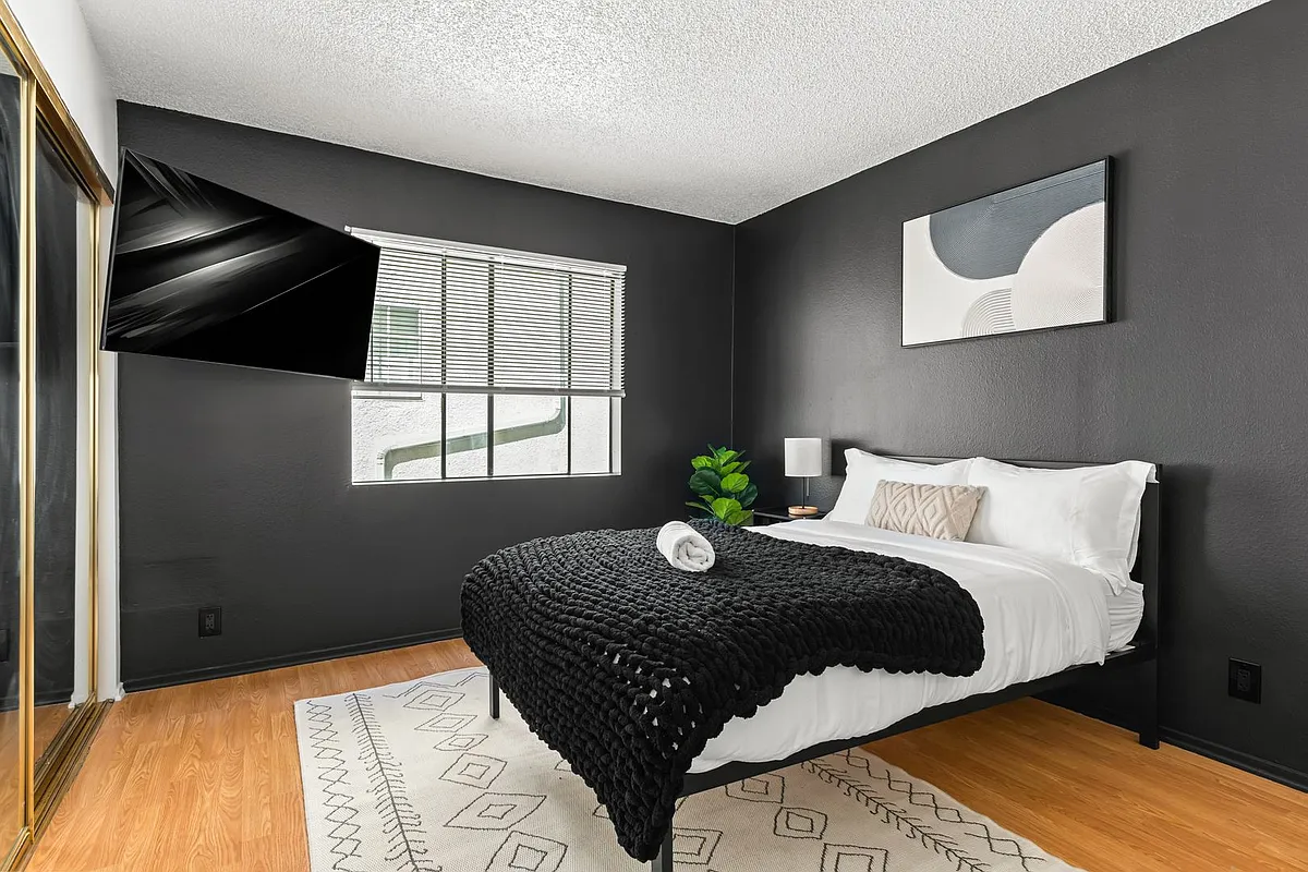 Building Photo - 1823 Pelham Ave #2