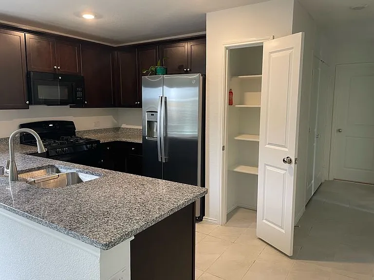 2800 Slatewood Dr — Photo 11