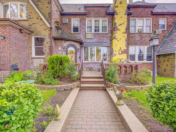 64-66 84th Pl, Middle Village, NY 11379