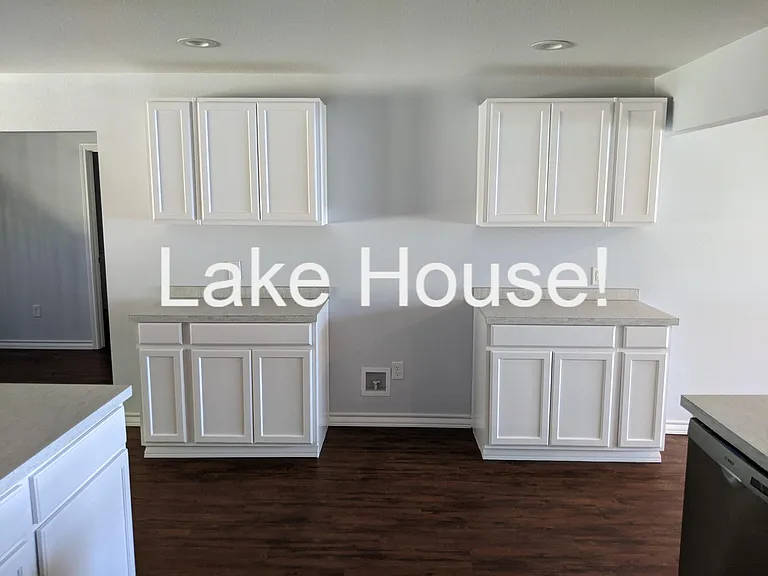 7464 Love Cir — Photo 38