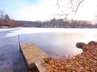 23 Choctaw Trl, Oak Ridge, NJ 07438