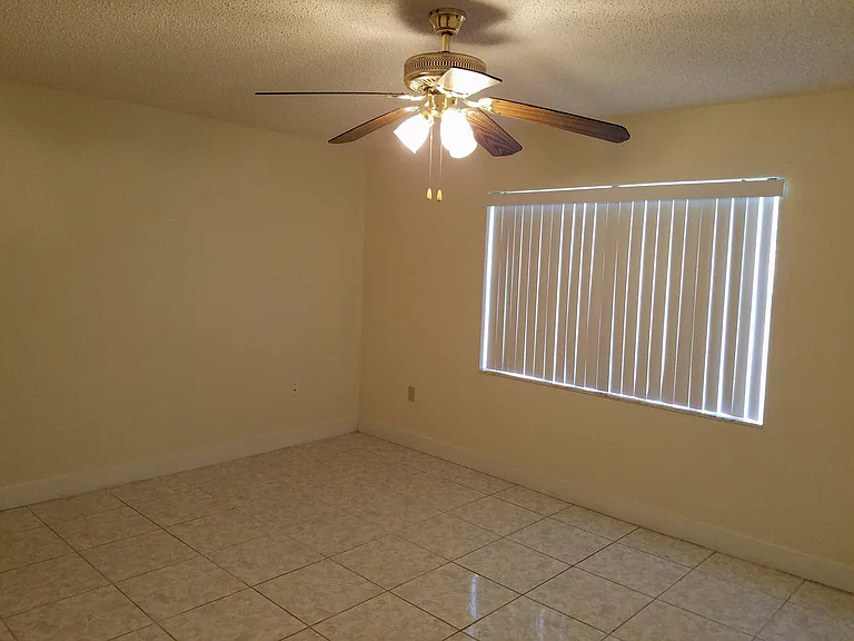 995 Windway Cir — Photo 6