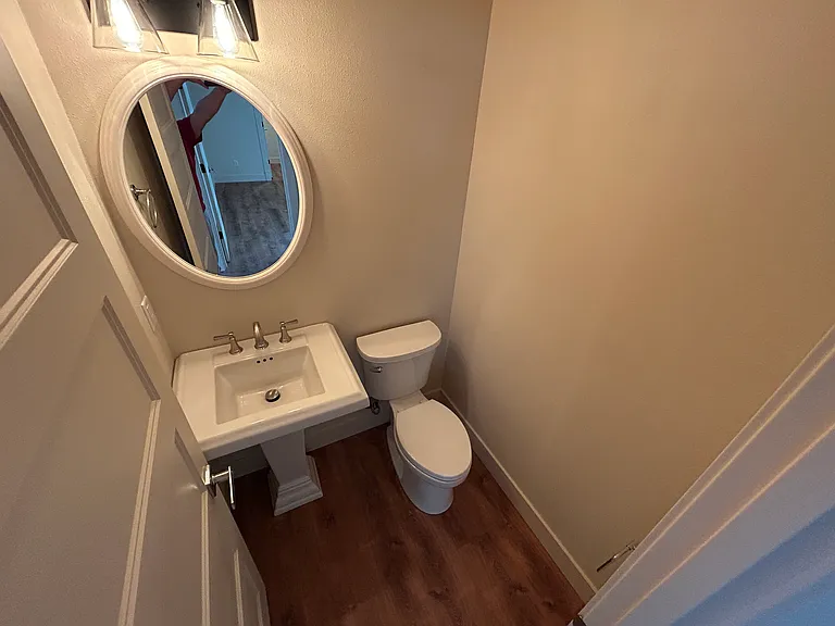 1598 Court St NE #1 — Photo 16