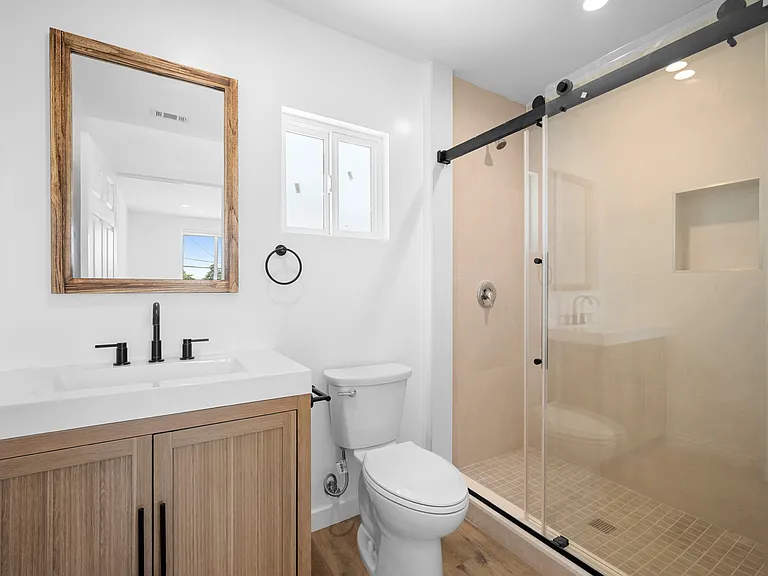 11047 Yarmouth Ave #47 — Photo 15