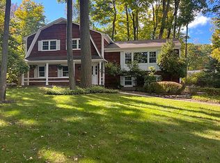 14 Stonehedge Ter, Sparta, NJ 07871