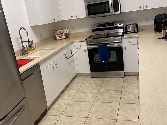 2nd image of 1040 Hancock Creek South Blvd