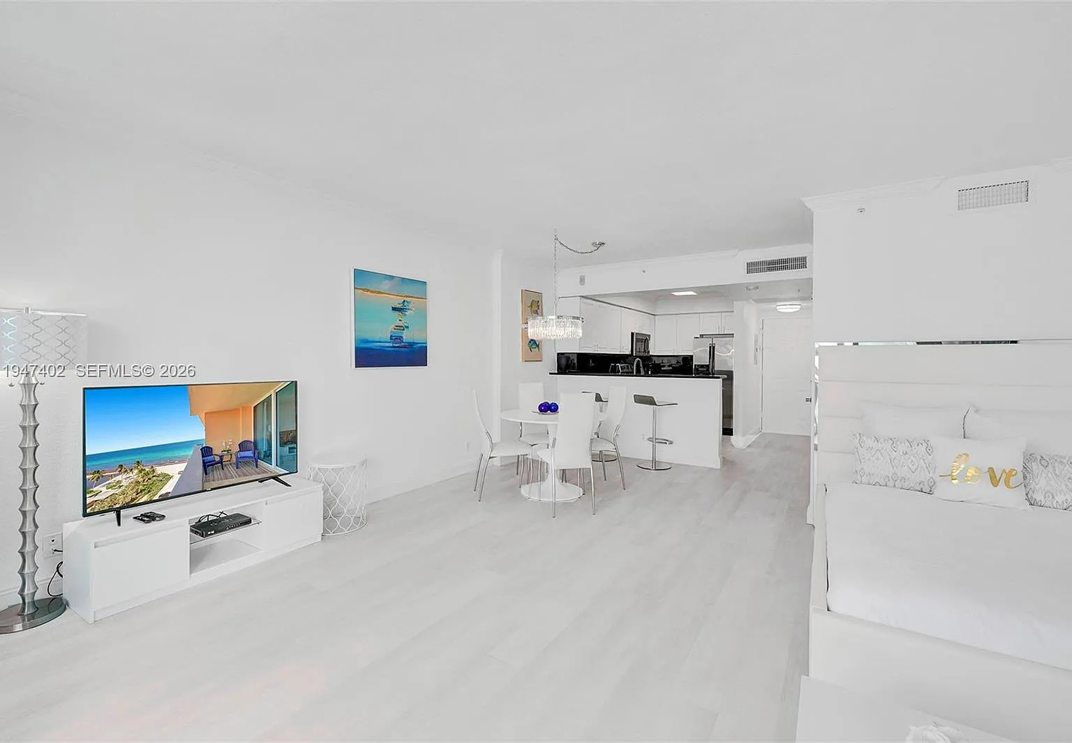 Wave Condo — Photo 3