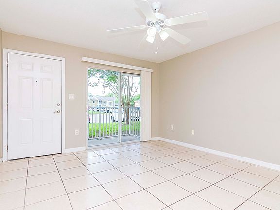 3rd image of 302 Lake Parsons Grn Unit 103