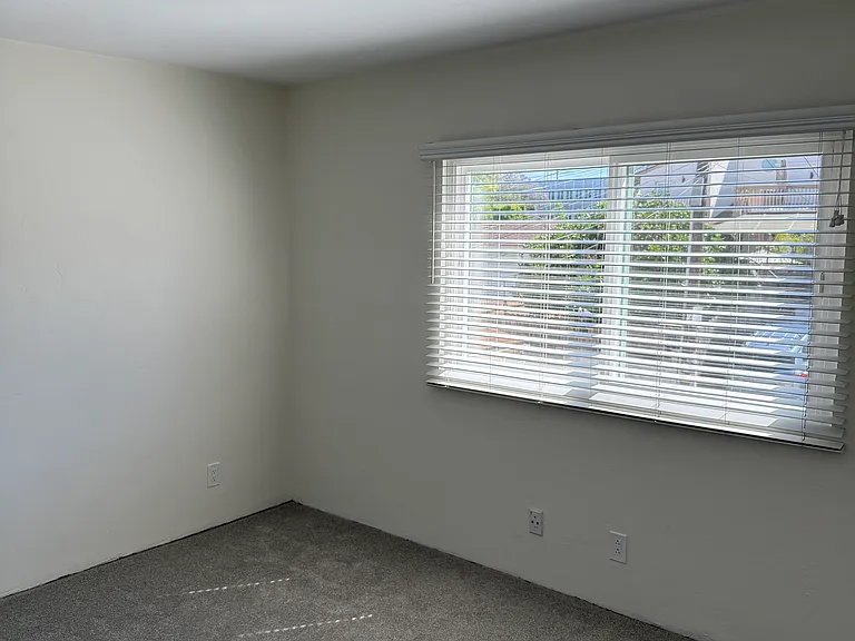 4339 Mentone St — Photo 13