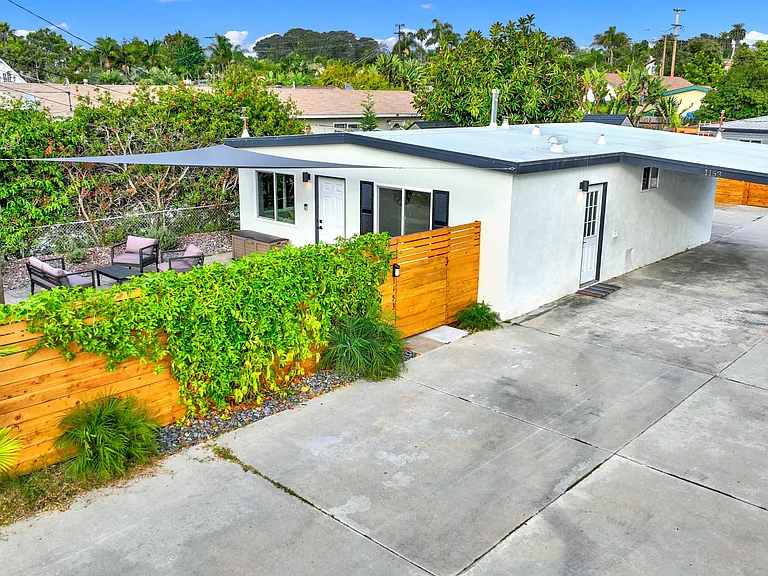 1153 Aloha Dr — Photo 11