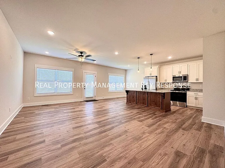 1170 Angus Way — Photo 2