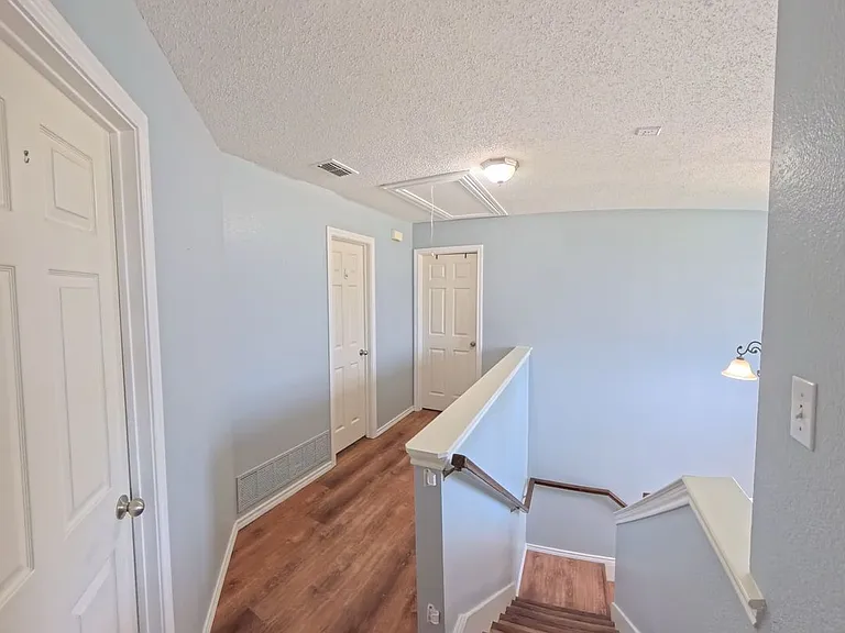1209 Montclair Dr — Photo 14