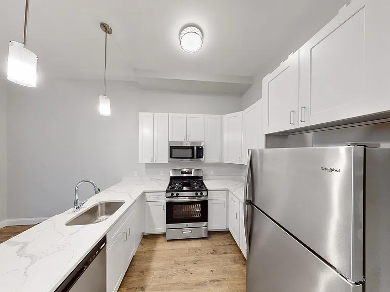 334 Warren St #1 — Photo 4
