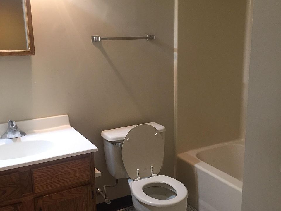 2nd image of 15 Danbury Rd #17