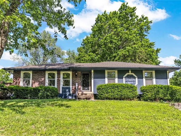 2020 SW Morningside Dr, Blue Springs, MO 64015