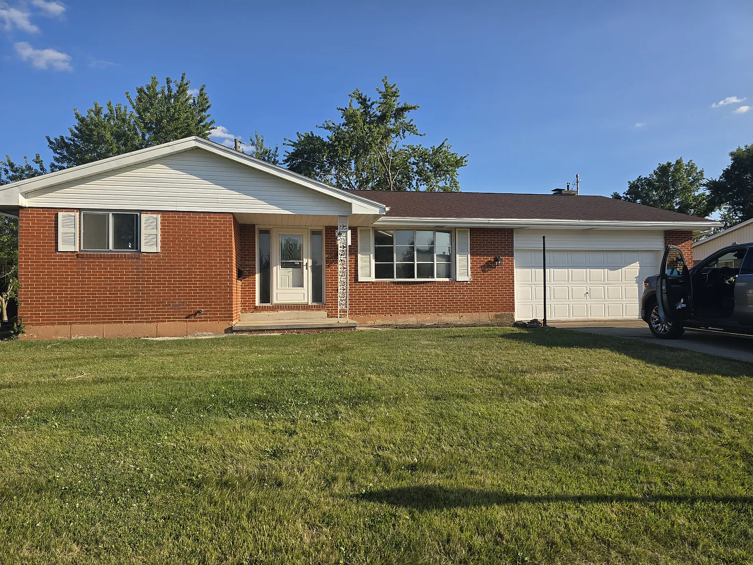 3 bed, 1566 sqft, $2,500 — Photo 1