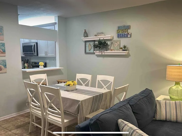 1027 W Beach Blvd #313 — Photo 4