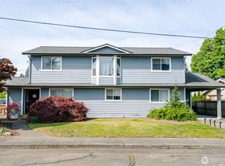 401 N 9th St #A & B, Lynden, WA 98264