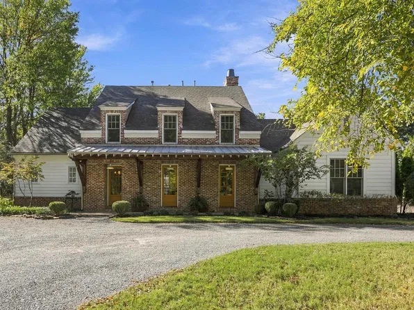423 Peterson Lake Rd, Collierville, TN 38017