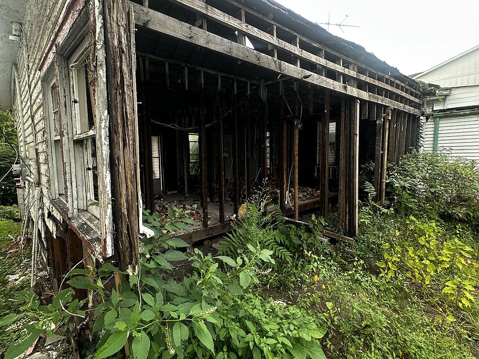 2nd image of 1622 12th Ave N