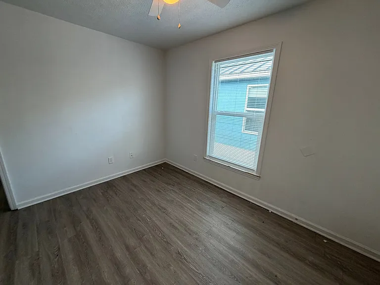 9123 Laird St — Photo 5
