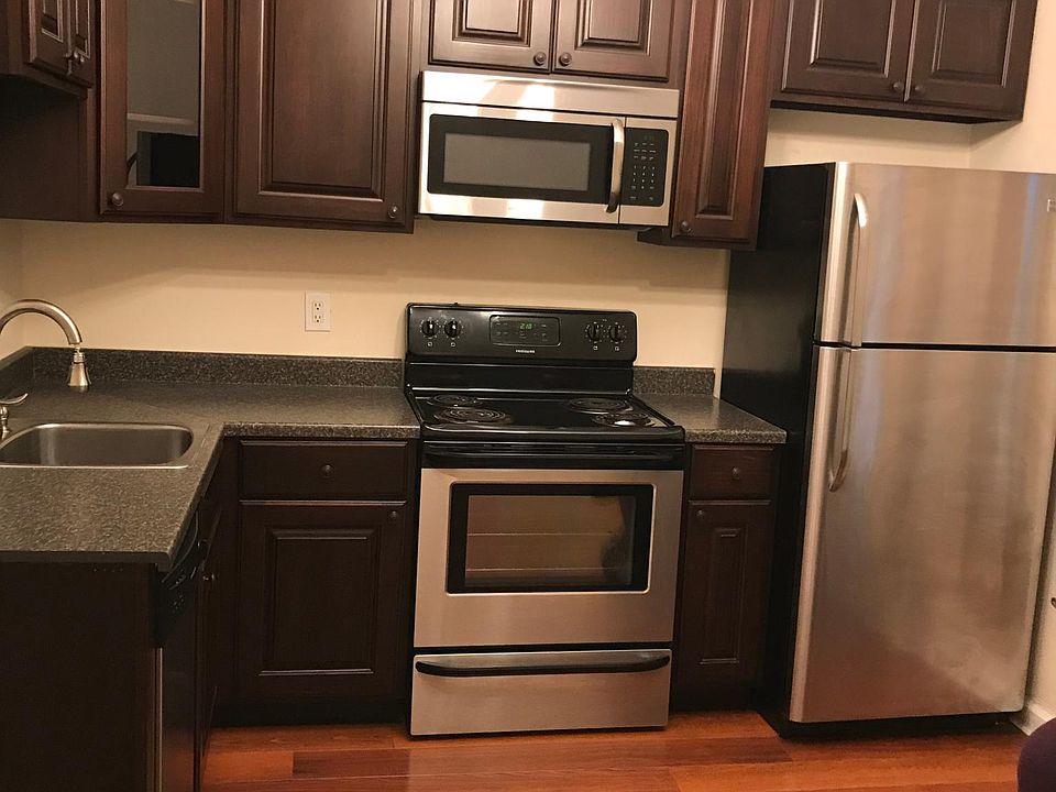 1st image of 402 N Delaware St #108