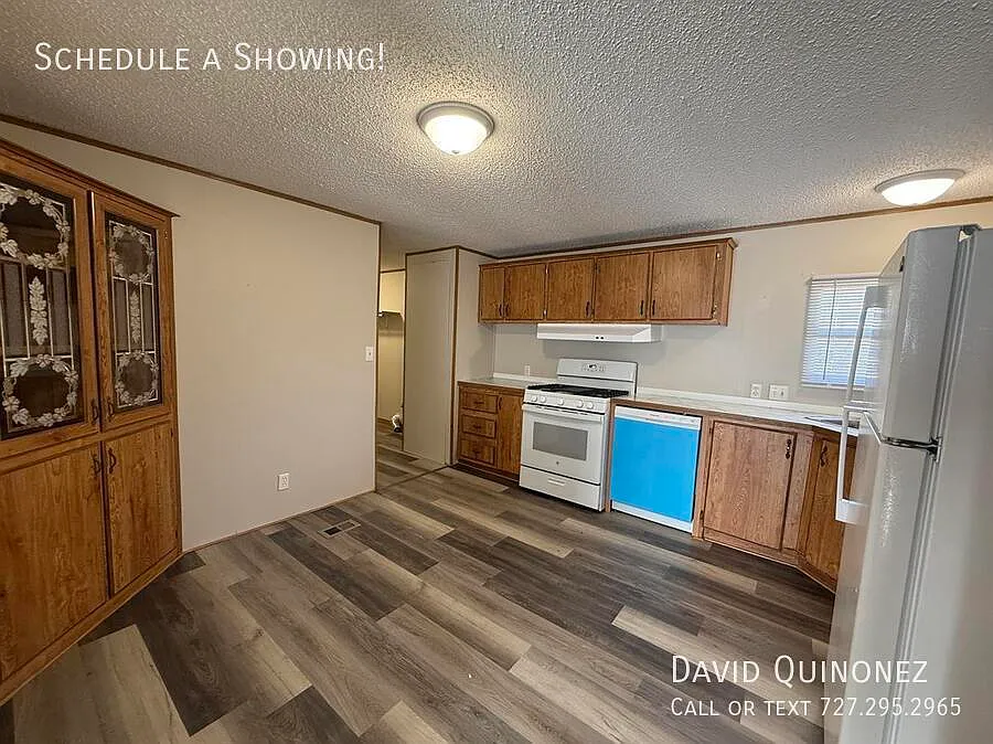 Building Photo - 6622 Country Ln