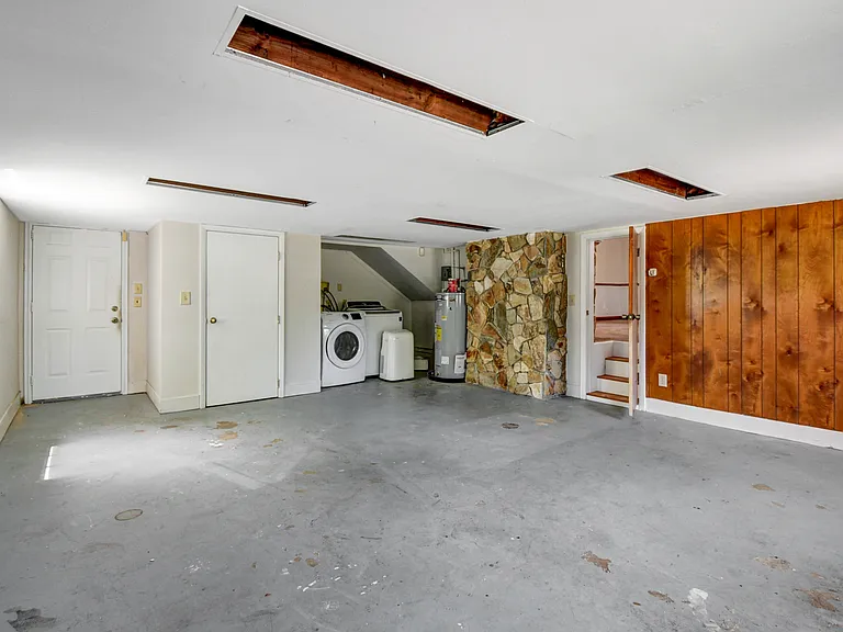 5304 Attleboro St — Photo 17