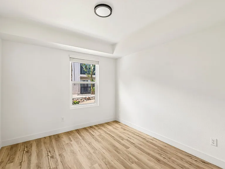 The Crest |NEWLY Renovated Studios, Lofts, 1, 2 & 3 Bedroom Homes Near the Beach — Photo 72
