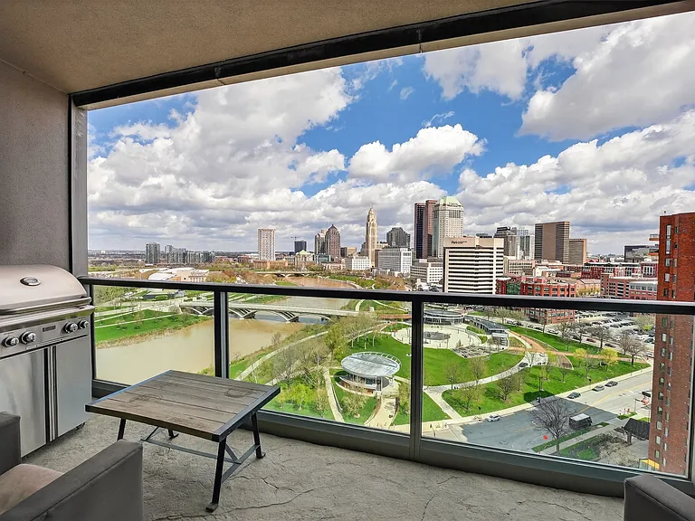 1 Miranova Pl #1840 — Photo 34