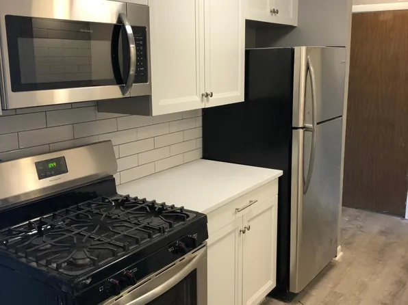 1441 Carriage Ln #4, Westmont, IL 60559