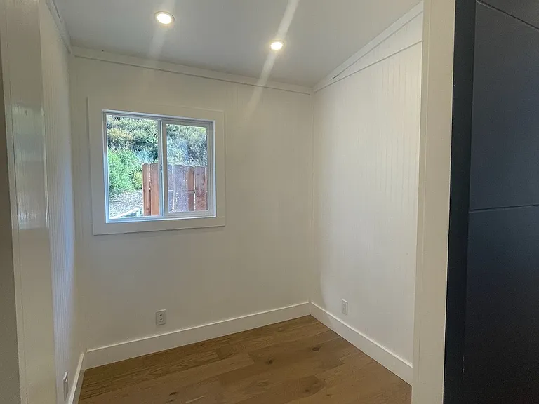 Office/study is approximately 7 ft x 7 ft.