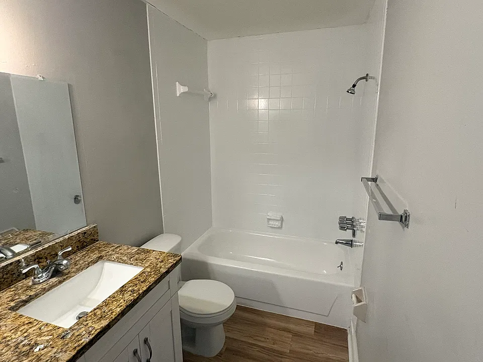5039 Bordeaux Village Pl #202