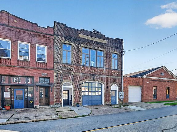 3rd image of 420 Market St