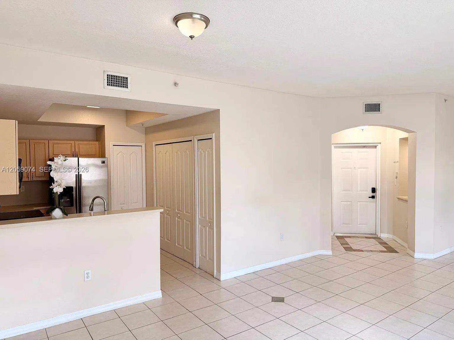 2 bed, 2.5 bath, 1206 sqft, $2,400 — Photo 3