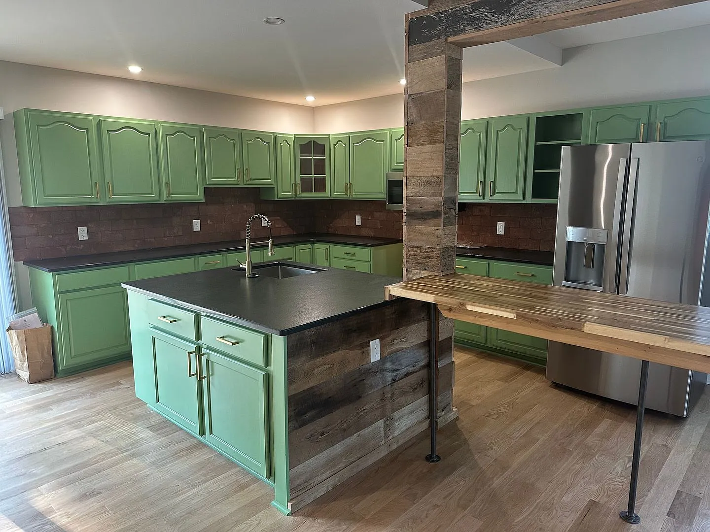 Brand new house ready August 1st, 2026! 5BR-3BA in great location. — Photo 3