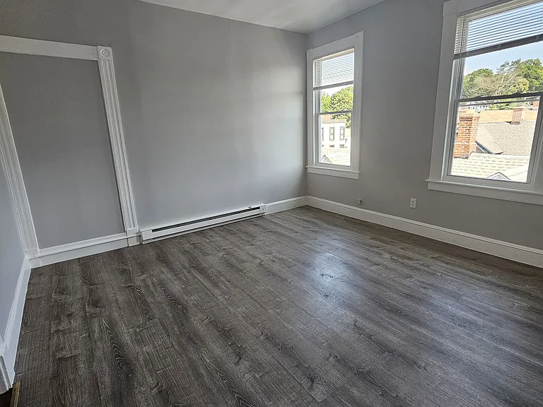 36 Hill St #4 — Photo 2