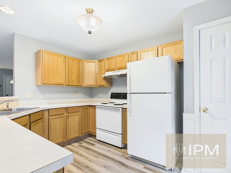 1st image of 110 Ross Ave APT B