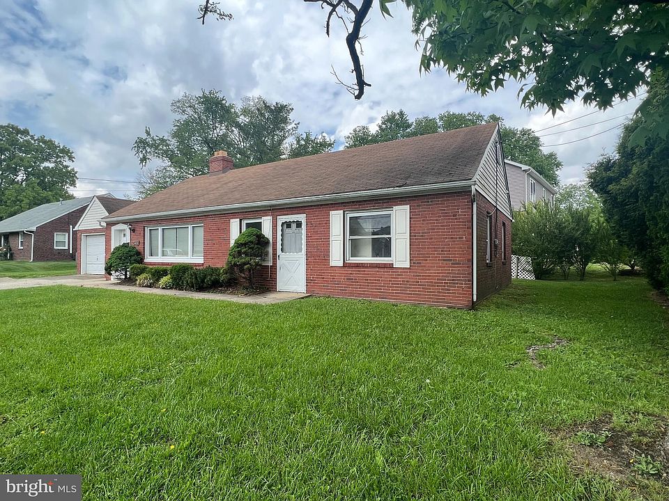 2nd image of 2565 Franklin Ave