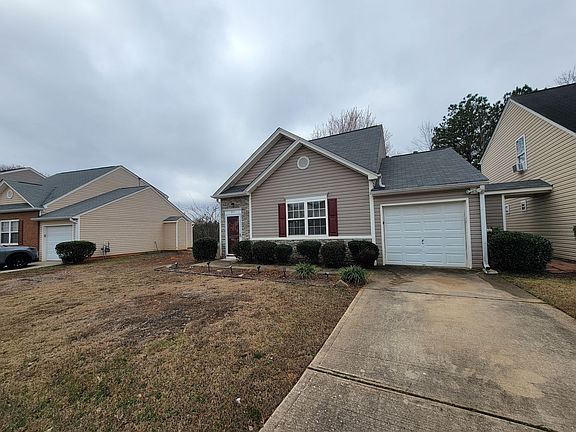 3rd image of 855 Lakeside Cir