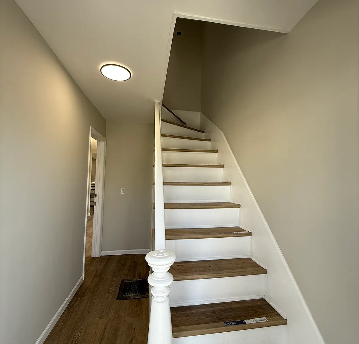 3 bed, 1000 sqft, $3,200 — Photo 1