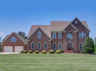 5703 Wolf Ridge Ct, Oak Ridge, NC 27310